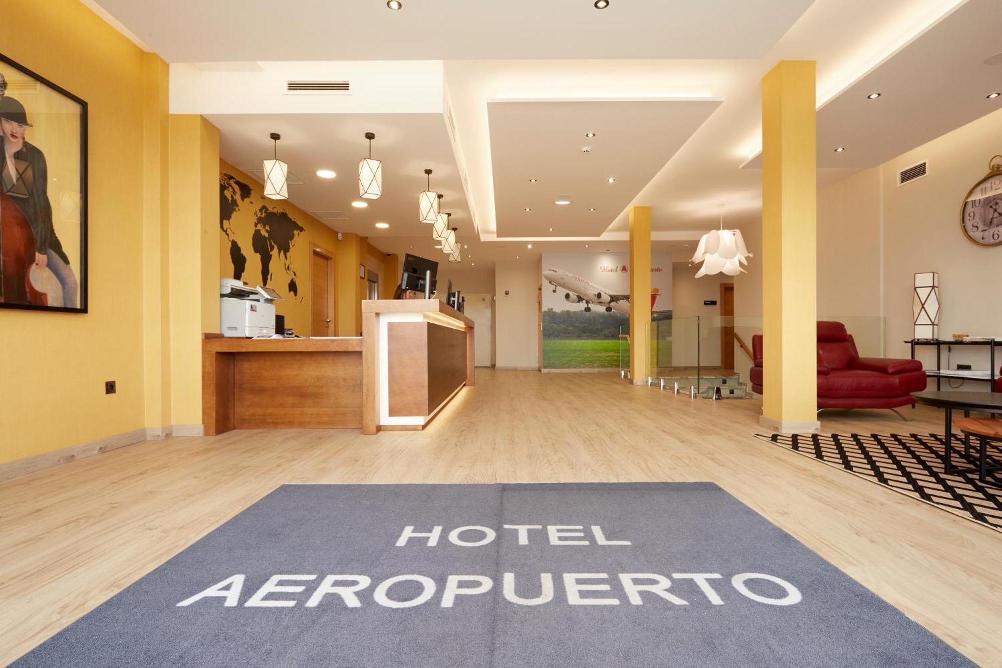 Hotel Arias Aeropuerto Santiago Del Monte Exterior foto