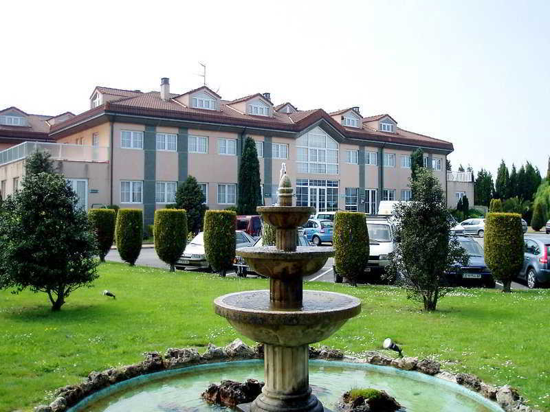 Hotel Arias Aeropuerto Santiago Del Monte Exterior foto